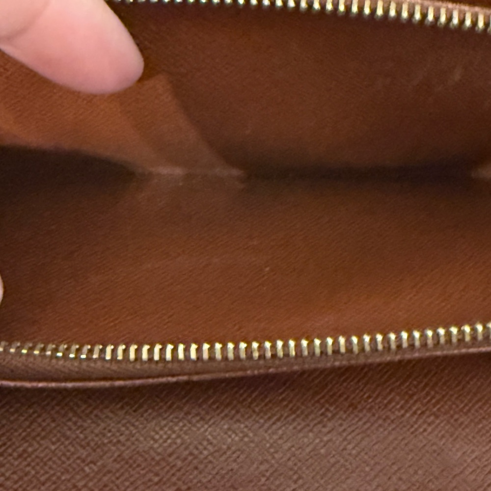 Louis Vuitton Monogram Sarah Wallet - Picture 6 of 11